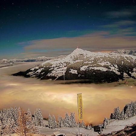 Hocheckhuette On Top Of The Kitzbuehel Hahnenkamm Mountain Kitzbuhel Exterior photo