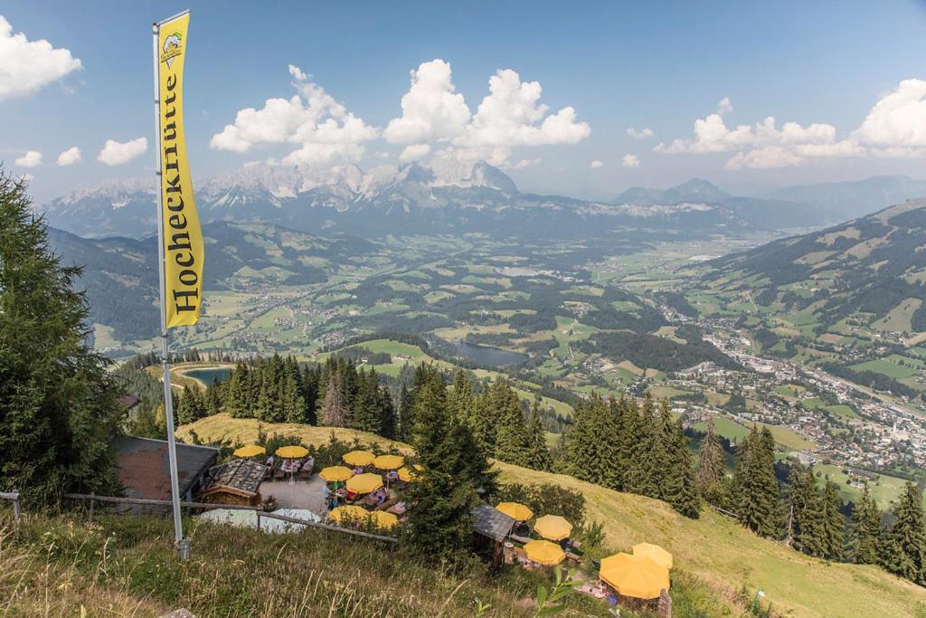 Hocheckhuette On Top Of The Kitzbuehel Hahnenkamm Mountain Kitzbuhel Exterior photo