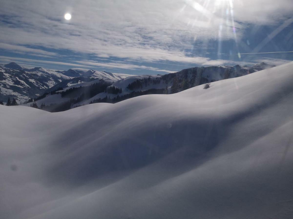 Hocheckhuette On Top Of The Kitzbuehel Hahnenkamm Mountain Kitzbuhel Exterior photo